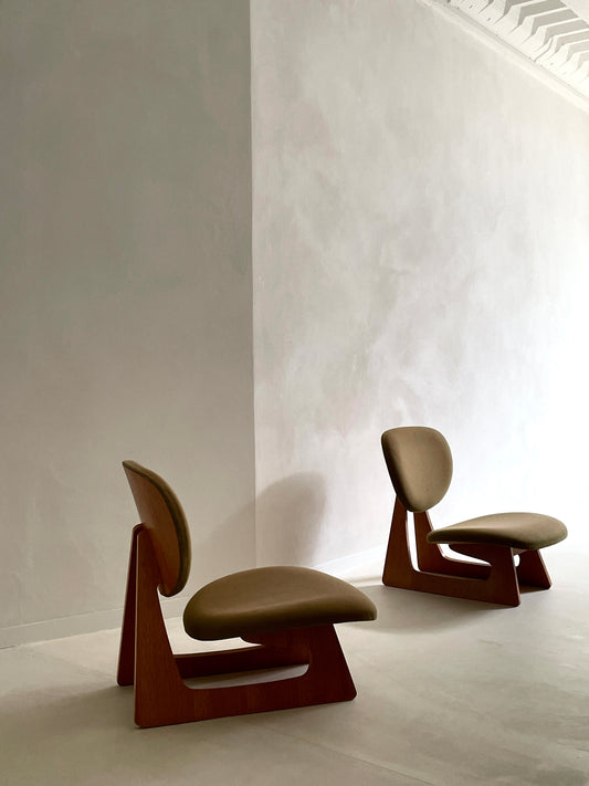 Pair of Teiza Isu Lounge Chairs by J. Sakakura and D. Choch, 1960